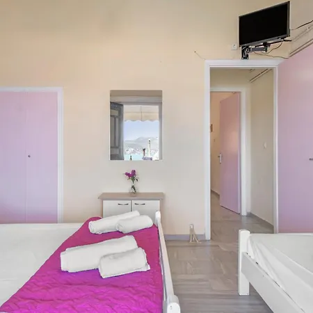 Tasoula With Sea View 2 شقة نِكيانا